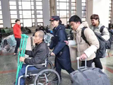 视频｜北京站“爱心服务”暖归途
