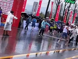 万州马拉松裁判拦截推搡冠军或遭重罚，张水华无奈表态：我也笑了
