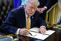 史上首次：特朗普签名将印上美元纸币，打破165年传统