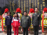 视频丨毛新宇携家人回到湖南长沙县杨开慧烈士陵园祭扫