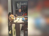 女儿为了爸爸的生日，把家里“人脉”都用上凑了一桌，老爸：“高朋满座，胜友如云”