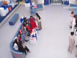 综艺变成“菜市场监控录像”，直播救得了“浪姐”吗？