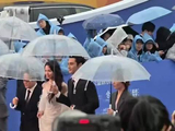 视频｜北京电影节开幕入场仪式细雨中进行