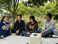 草坪上读《盐铁论》，盲盒里抽“商道锦囊”，大学生这样上“职场课”