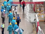 香港大埔宏福苑受灾居民首次返回家中，受灾居民：过去的事情就过去了，要向前看