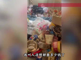 男租客睡在1米多高垃圾堆，中介催租推门惊呆：床都快看不见了，叫人清理得多少钱