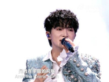 周深北影节闭幕式献唱《修星星的人》