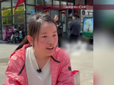 女孩卖红枣救母亲太过劳累白发增多，19岁大二女生：我怎么老得那么快