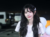 田曦薇李茜就位
