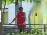福州一公园男厕隔板被反复凿洞两三年，“上午补好下午就被挖开”！管理方回应