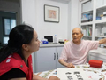 红色传家宝 | 一本旧挂历纸包着的家庭奖状册