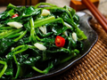 天热就馋一口凉菜？这些蔬菜拌起来要特别谨慎！
