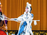 史依弘五月连演四部大戏，感慨“京剧不能低估观众”
