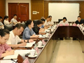 钟畅姿与广西大学党委副书记、校长肖建庄一行座谈