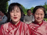 【2026高考现场直击】考场外的“守护天团”为考生送上旗开得胜的祝福