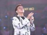 谭咏麟演唱会尾场 邀刘德华李克勤即兴合唱《我在意》！校长感动落泪：我会永远永远记住呢一刻