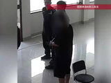 男子接到老家公安电话说他是逃犯，跑到派出所求证，结果真被留下了