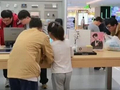 【视频新闻】国庆假期：消费市场活力迸发，数码、餐饮、观影等业态热度高