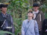 帮姐姐们出片会提前确认想要的角度，简直旅行必备！