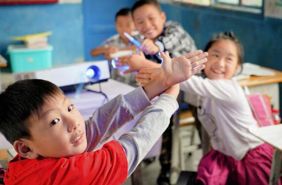 “梦想教室”落户丹口镇中心小学。