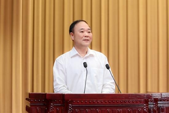 李书福表示:“做公益要坚持长期主义,吉利控股集团始终坚持社会与环境可持续发展理念,践行‘让世界感受爱’的公益主张,积极探索新型慈善体系建设,助力共同富裕。希望越来越多组织机构、企业和公益人士加入,共同助力浙江慈善事业持续发展,全力推进新时代慈善事业高质量发展。”