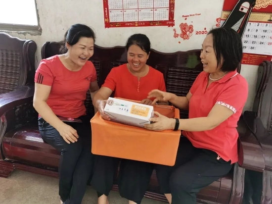 让我们把牵挂送给妈妈
