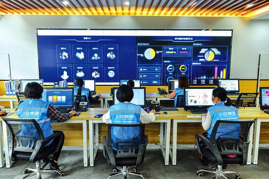 智慧养老服务中心运用互联网技术提升居家养老服务水平