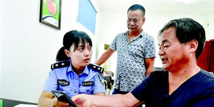 汉阳90后美女硕士侦查员参警仅两年多 追回赃款近千万_手机新浪网