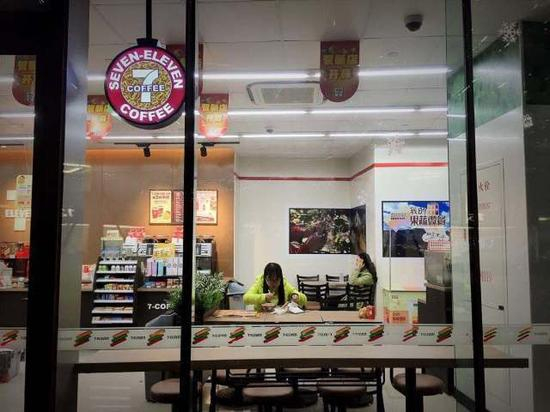 大白： 感觉有点像喝水