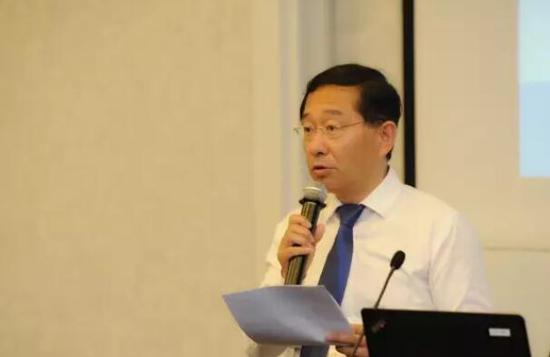 蔡江南 中欧卫生管理与政策中心主任，经济学兼职教授