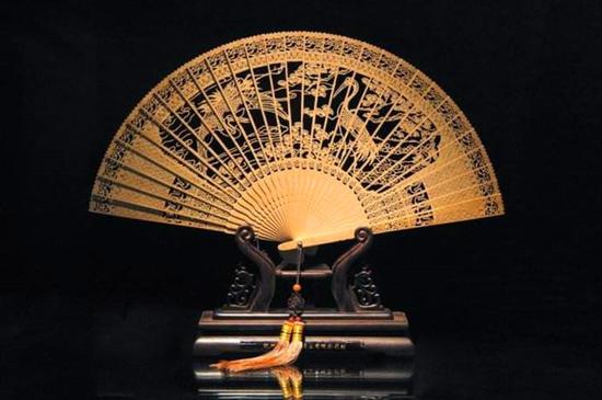 檀香扇