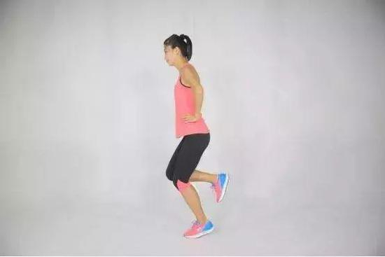 4。闭眼提踵单脚站立 目标10秒