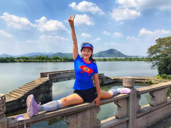 25k，绕过恬淡旷远的柯山，30k之后我们将转弯踏上104国道的辅道。