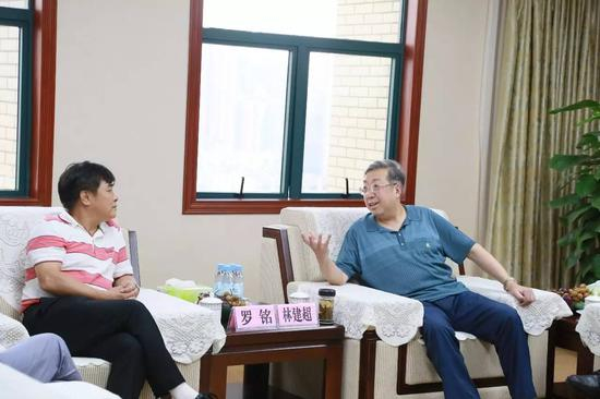 会上，林建超将军与大家共同交流