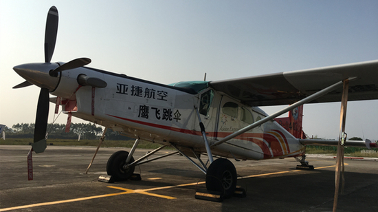 关键词三：首家全外籍教练团队