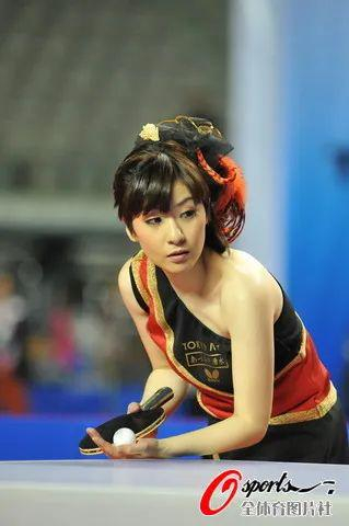 以独特装扮闻名的日本女乒选手四元奈生美