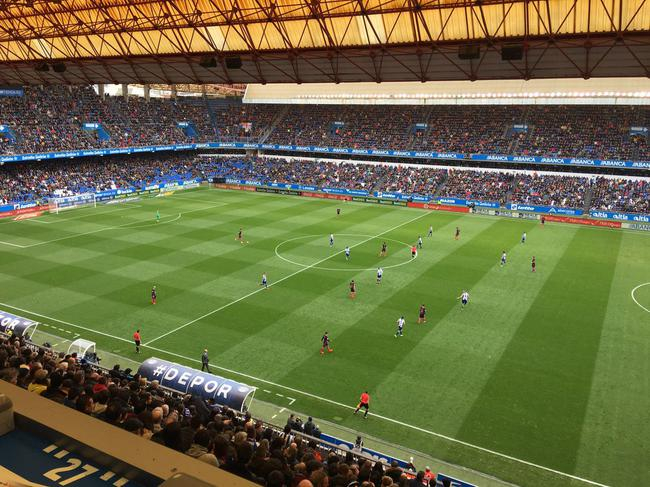 明显的三中卫站位