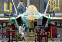领先歼20至少10年?F35隐身涂料“掉粉”飞1次刷1次