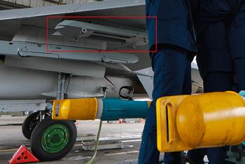 炸弹卡车?J16双联挂架