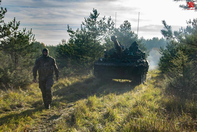 比我军新安防车咋样？法国陆军演习出动装甲车