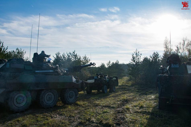 比我军新安防车咋样？法国陆军演习出动装甲车