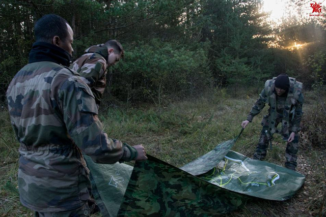 比我军新安防车咋样？法国陆军演习出动装甲车