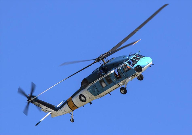 等着我军轰6K来炸?台军大方展出各式老旧战机