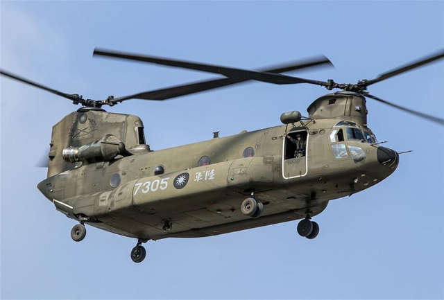 等着我军轰6K来炸?台军大方展出各式老旧战机