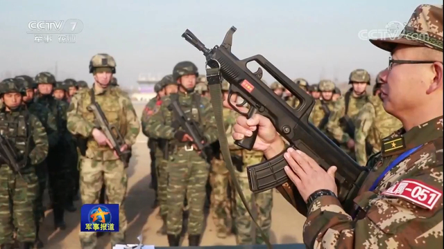战斗民族用的习惯吗？中俄反恐演练俄队员试射95步枪