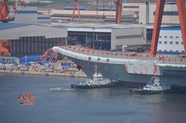 甭想追上中国001A！印度航母第三次下水还这样