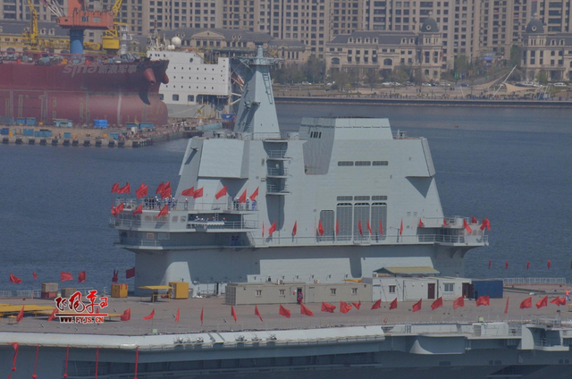 甭想追上中国001A！印度航母第三次下水还这样