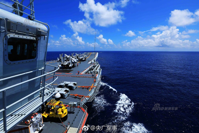 访港慑台收获满满！辽宁舰编队返回青岛航母港