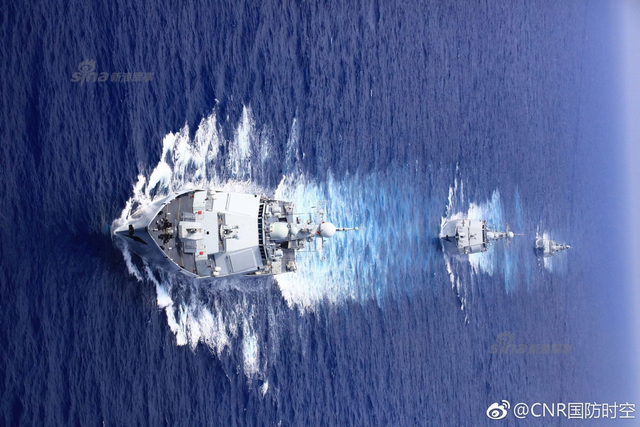 不是宅男!辽宁舰大编队亮剑西太首在岛链外起降歼15