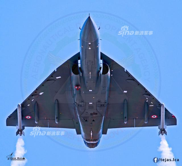 歼10都几百架了！印度第9架量产型LCA战机首飞